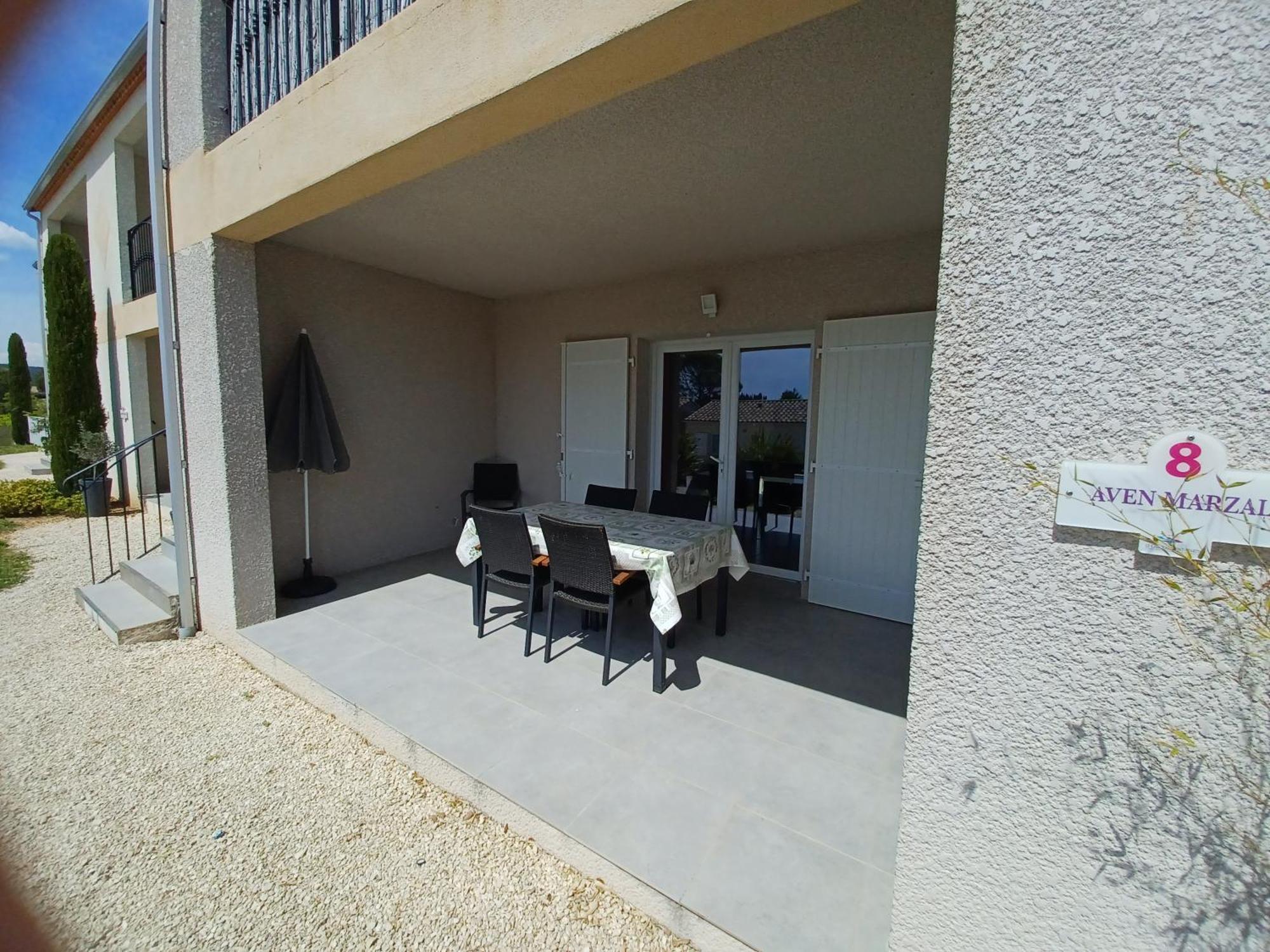 Le Chateau Saint Martin Esterno foto
